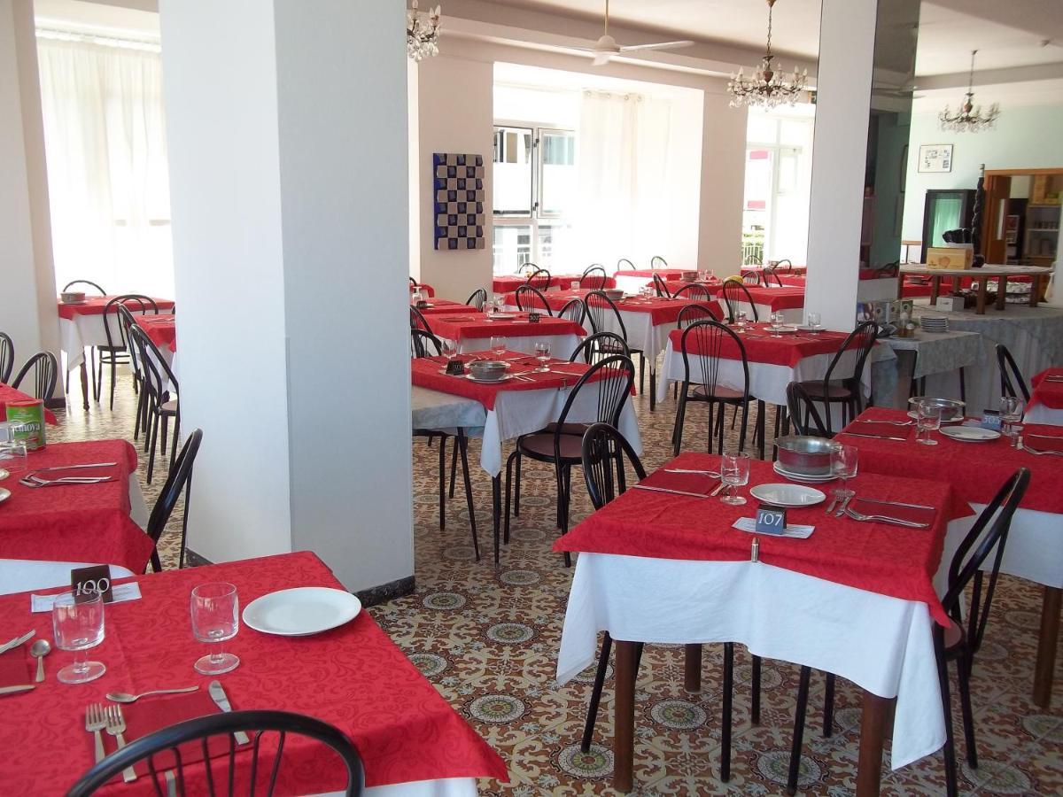 Hotel Italia سينِغاليا المظهر الخارجي الصورة