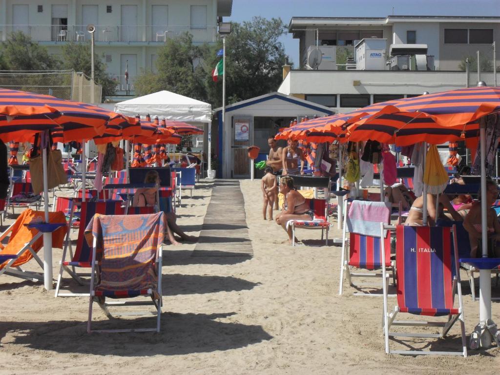 Hotel Italia سينِغاليا المظهر الخارجي الصورة