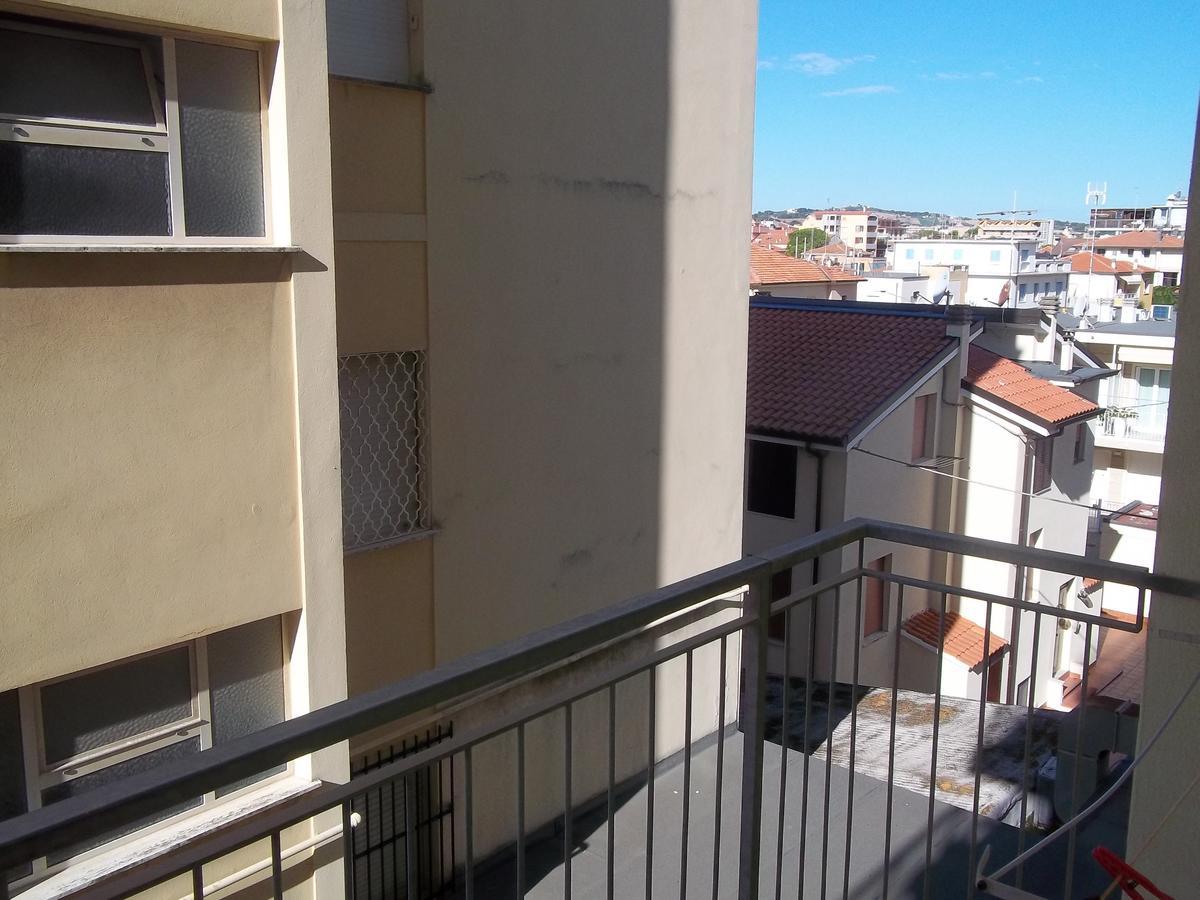 Hotel Italia سينِغاليا المظهر الخارجي الصورة