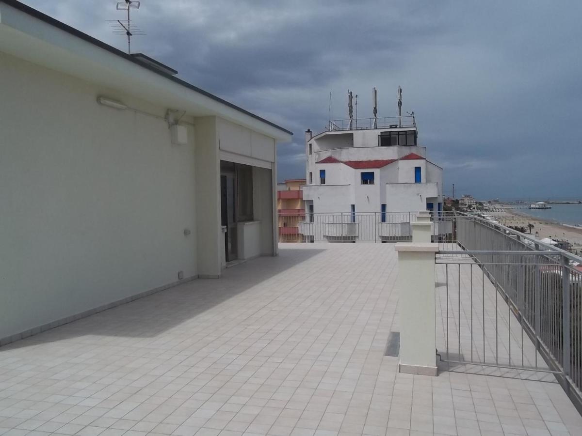 Hotel Italia سينِغاليا المظهر الخارجي الصورة